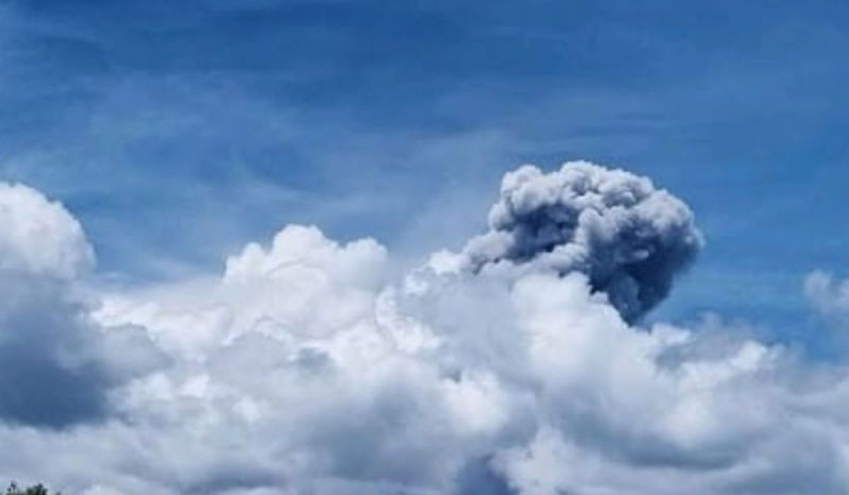 Geger! Gunung Dukono Erupsi Lagi, Kolom Abu Vulkanik Melonjak Hingga 1.200 Meter